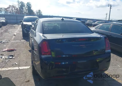 2021 Chrysler 300 300S z USA, uszkodzony, nr VIN 2C3CCABG9MH589012